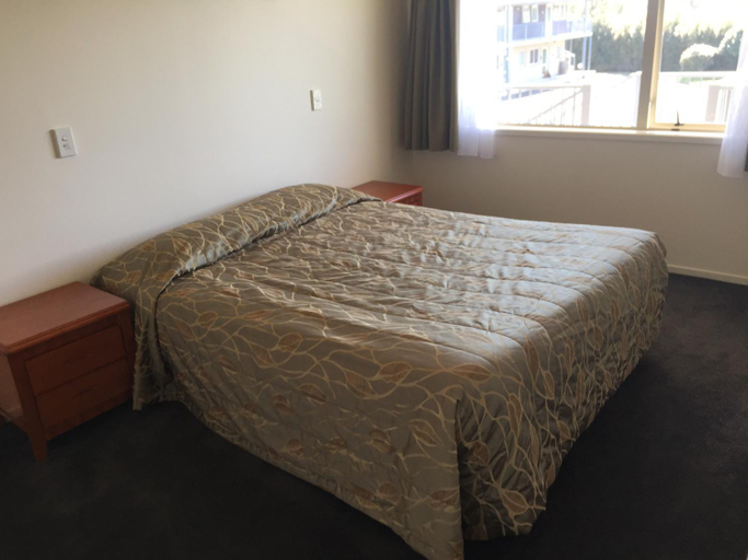 Bedroom 4, Golflands Motel, Manukau