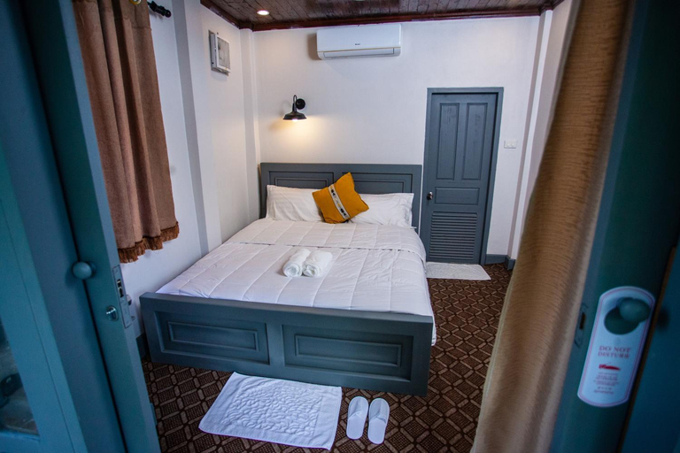 4, Dokchampa River View Villa, Ngoi