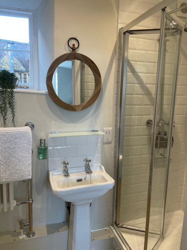 Bathroom 3, The Cross Keys Sherborne, Dorset