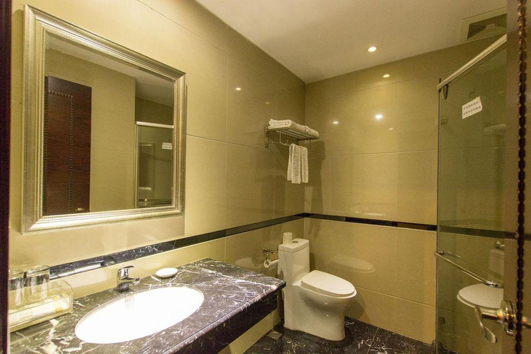 Bathroom, Junyi Hotel (Zhongshan Bus Terminal), Zhongshan
