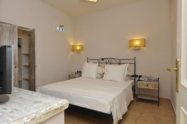 Bedroom 3, Ammos Naxos Exclusive Apartment & Studios, South Aegean