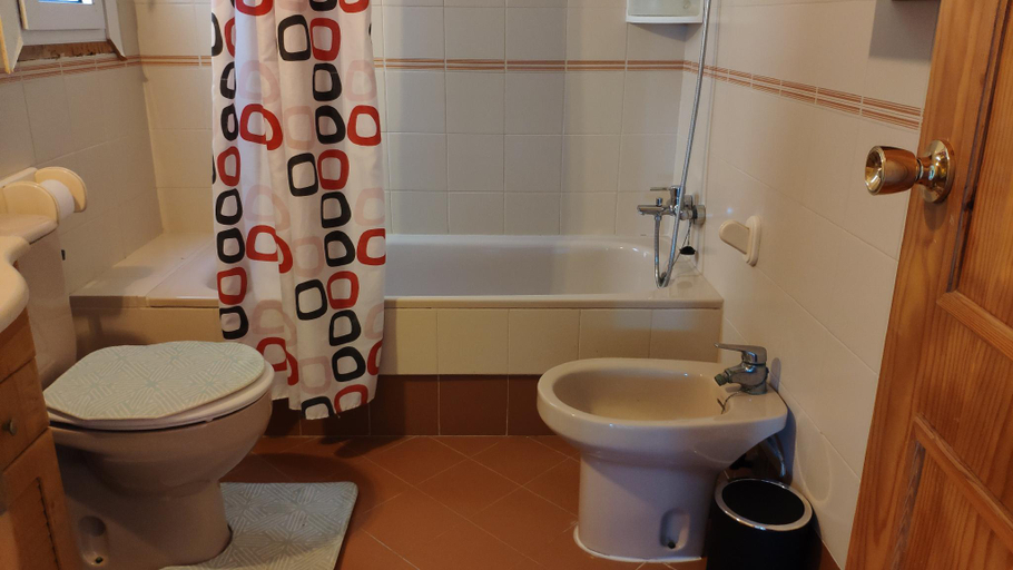 Bathroom 4, Entire house - 2 Bedroom Apartment Front Line Of The Beach, Almería