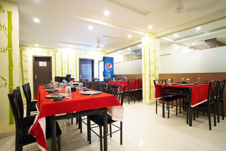 Food & Drinks, Hotel Shri Govind, Ahmadnagar