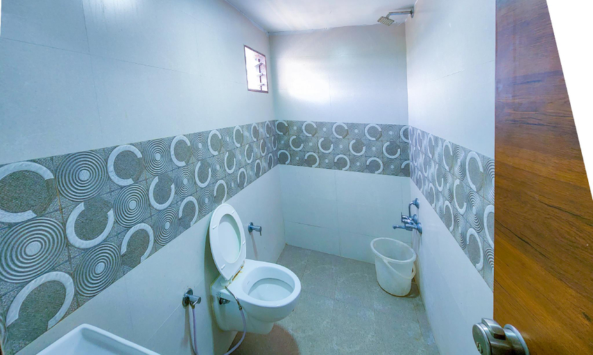 Bathroom 4, Hotel Nova Prime, Ahmadabad
