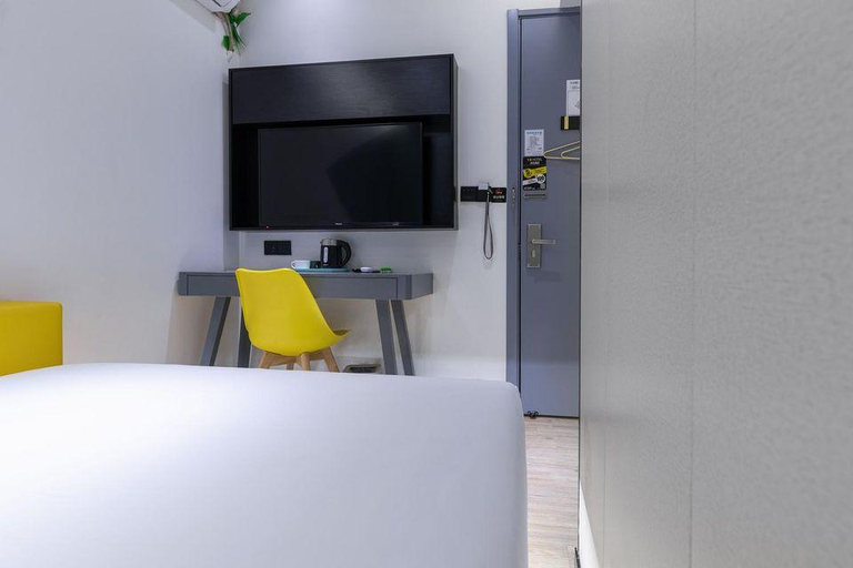 Bedroom, 100 Inn, Shanghai