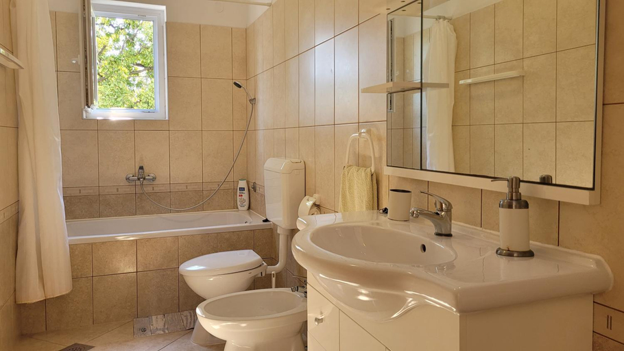 Bathroom 3, Apartments Adriana, Omišalj
