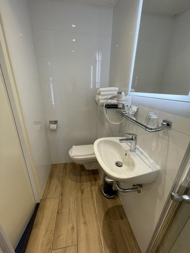 Bathroom 3, Hotel Golfzicht, Noordwijk