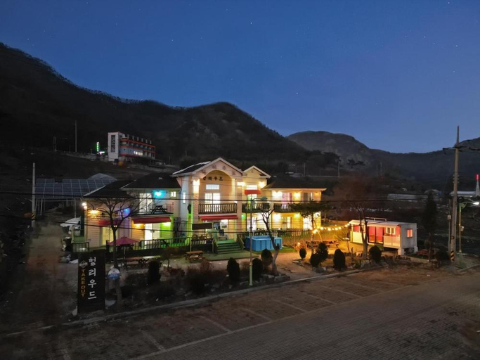 Others 5, Buan Byeonsanbando Hollywood Pension, Buan