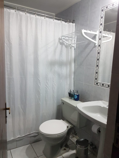 Bathroom 4, Hotel 5 Norte, Valparaíso