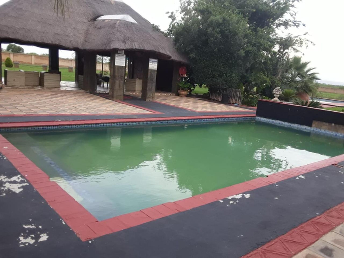 Swimming pool 5, Loding Lodge, Nkangala