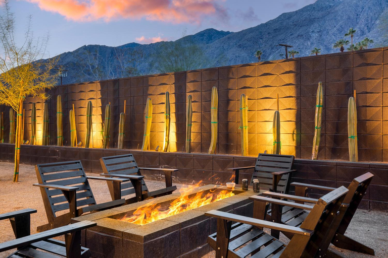 Food & Drinks 5, Blackhaus Suites by AvantStay, Riverside