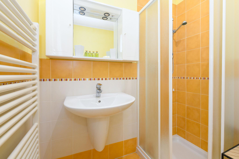Bathroom 4, Olive Escape Residence, Brescia