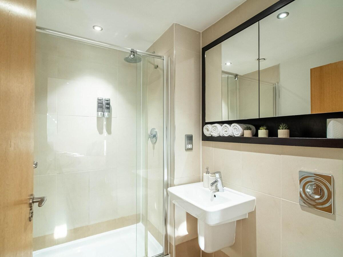 Bathroom 4, Leeds Dock Apartment, Leeds