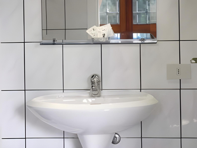 Bathroom 3, Hotel-Motel70, Piacenza
