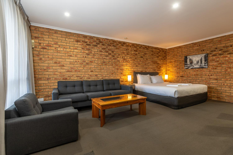 Bedroom 1, Wonthaggi Motel, Bass Coast Bal