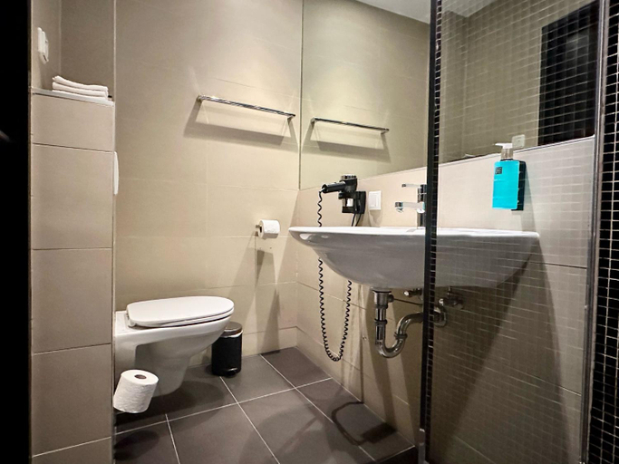 Bathroom 3, Hotel George Vienna, Wien