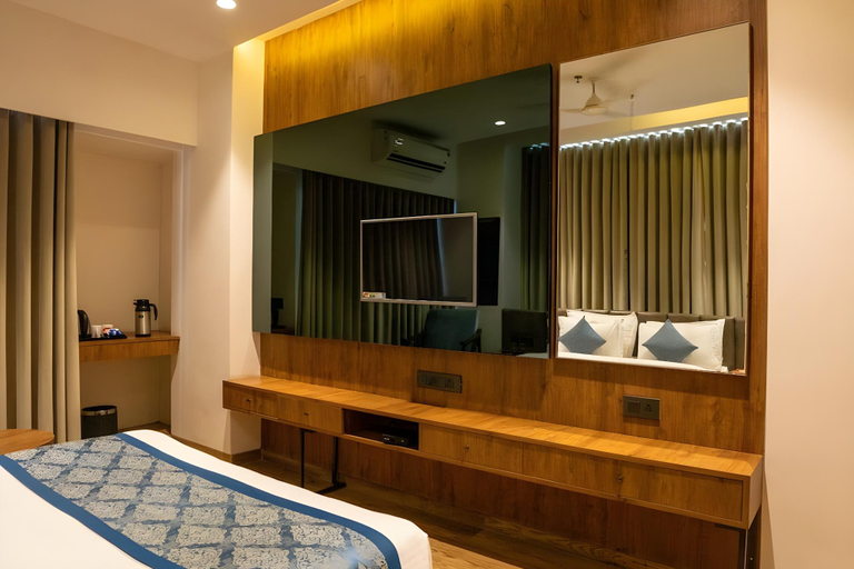 Others, Pinnacle Grand Hotel, Ahmadabad