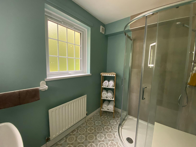 Bathroom 3, Courtyard Cottages at Ballyscullion Park, Mid Ulster