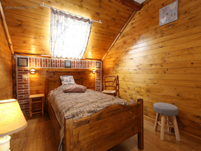 Bedroom 2, Modern Spacious Holiday Home, Namur