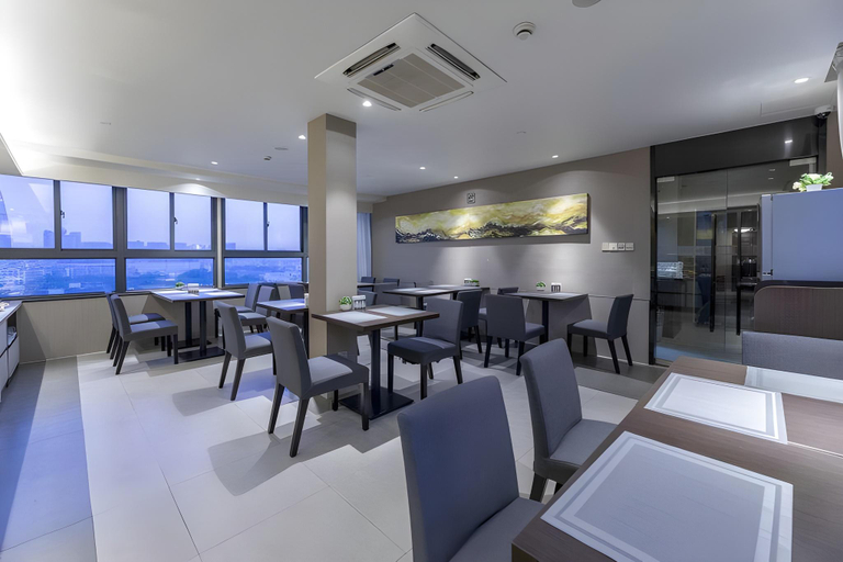 Food & Drinks 5, Home Inn Plus Ningbo Laowaitan Tianyi Square, Ningbo