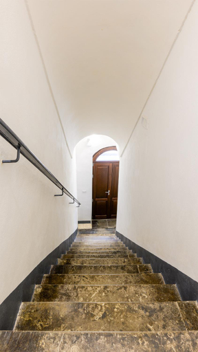 Entrance, Rosa Barocca, Syracuse