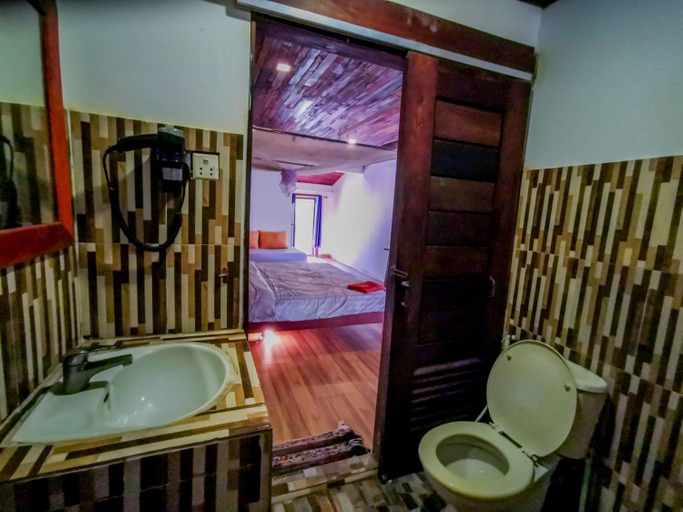 Bathroom 3, Family Homestay, Siem Reap