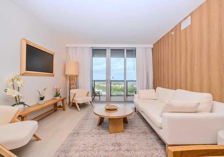 Living area 5, Luxury Ocean Views Apt 1208, Broward