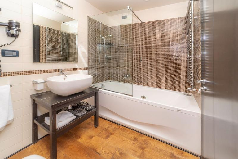 Bathroom 5, Principi di Piemonte Sestriere, Torino