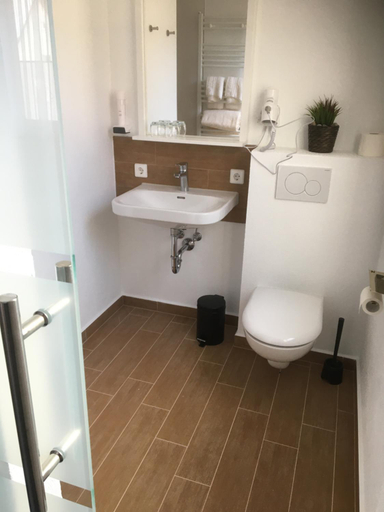Bathroom 5, Landgasthof Hotel Lamm, Alb-Donau-Kreis