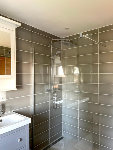 Bathroom 4, Domaine Sequoia, Bas-Rhin