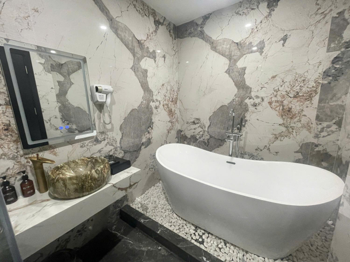 Bathroom 3, Romeo Hotel Pháp Vân, Hoàng Mai