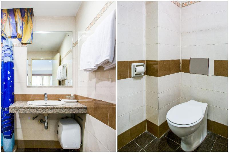 Bathroom 4, Beach Hotel, Singapore