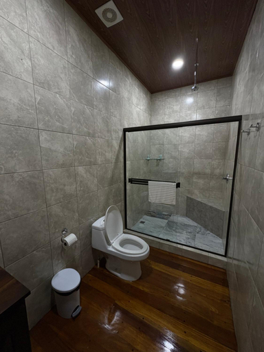 Bathroom 4, Chato Arenal Lodge, San Ramón