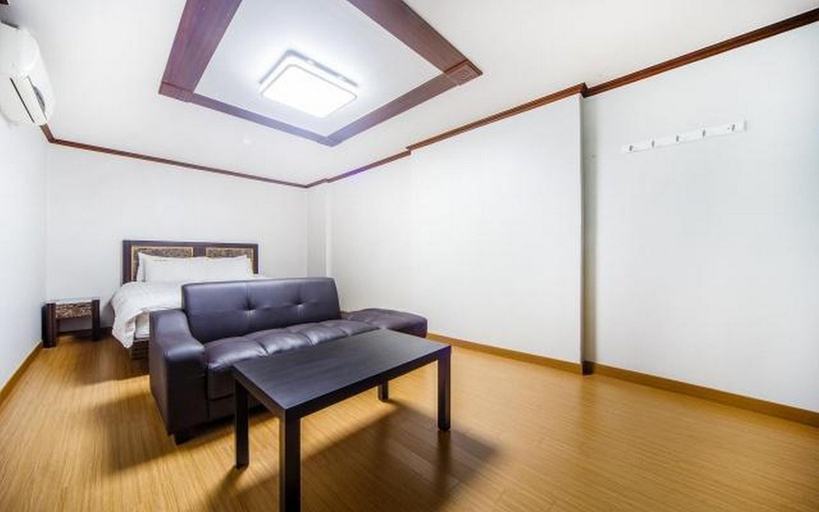 Others 2, Gwangju Nongseongdong Sian, Buk