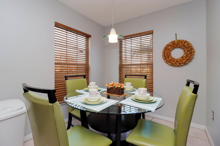 In-room dining 3, Lakeview 6Br W/ Pool, Hot Tub & Near Theme Parks, Osceola