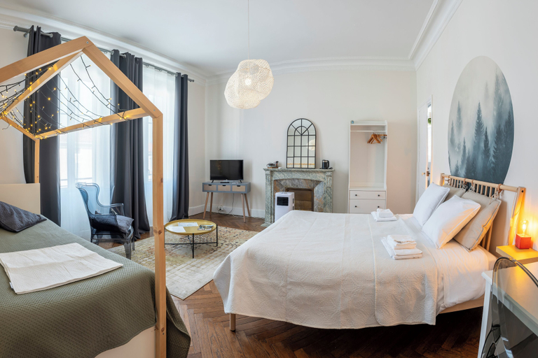 Bedroom 2, La Grande Maison Mazamet, Tarn