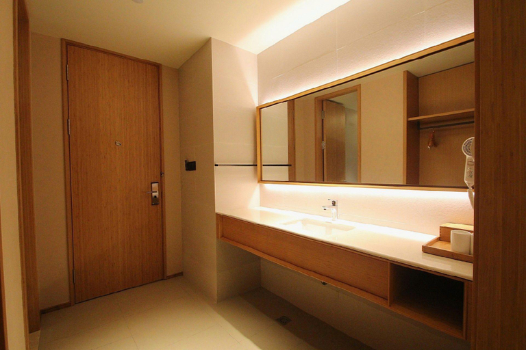 Bathroom 4, Ji Hotel (Shanghai The Bund Tiantong Road), Shanghai
