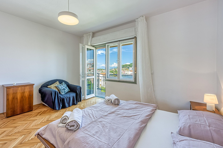 Bedroom 4, Enolabee Harbour View Apartment, Mali Lošinj