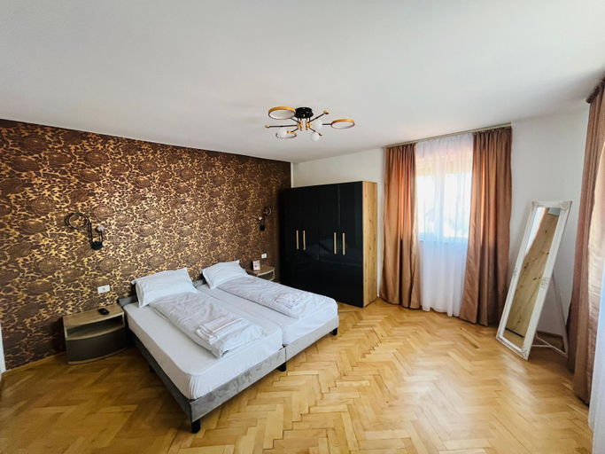 Bedroom 3, Random House, Brasov