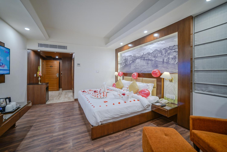Bedroom 2, Regenta Central Srinagar, Srinagar