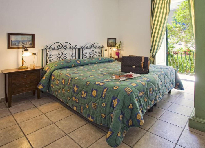 Bedroom 3, Hotel Villa Maria, Napoli