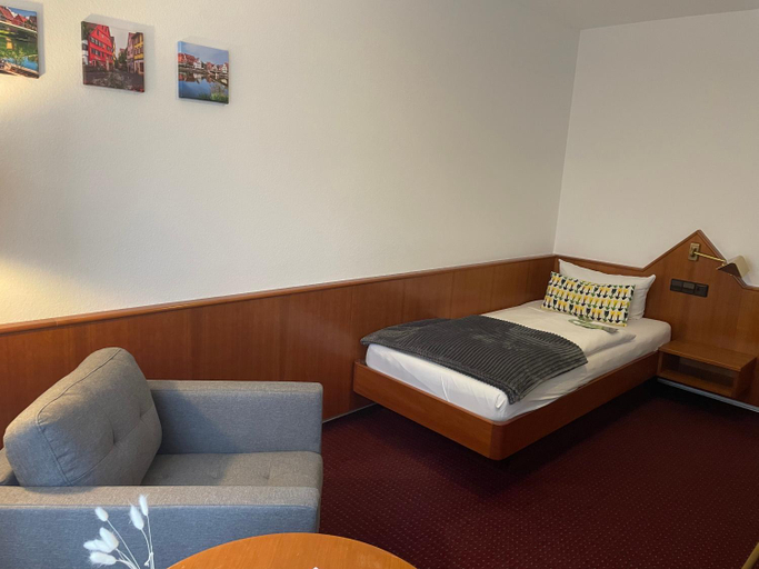 Bedroom 3, Hotel Anker, Tübingen