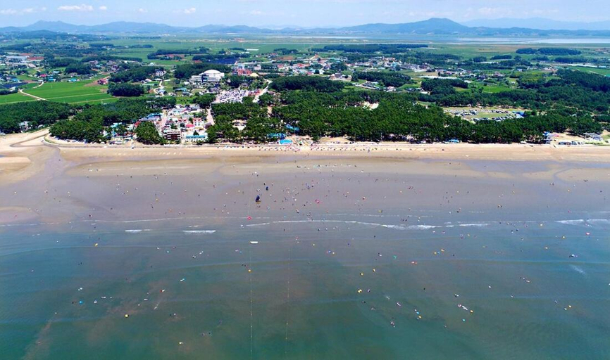 Others 4, Mongsanpohaebyeon Pension, Taean