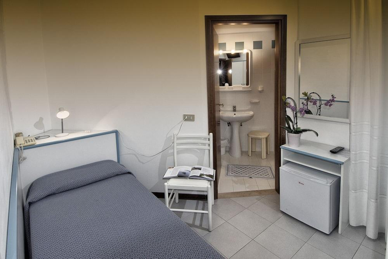 Bathroom 3, Hotel Marisa, Venezia