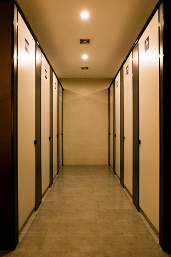 Bathroom 2, Bong Hostel, Hà Giang