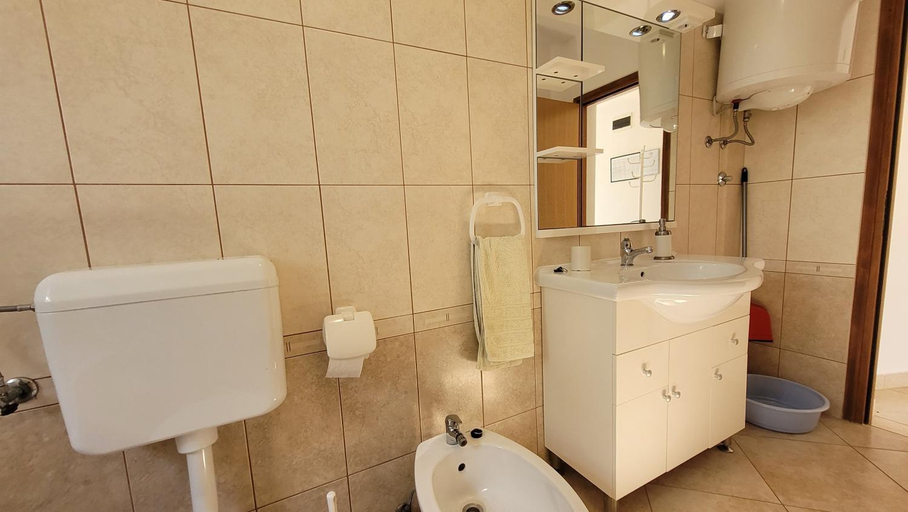 Bathroom 2, Apartments Adriana, Omišalj