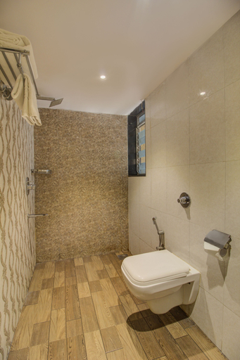 Bathroom 4, Hotel Malad Inn, Mumbai Suburban