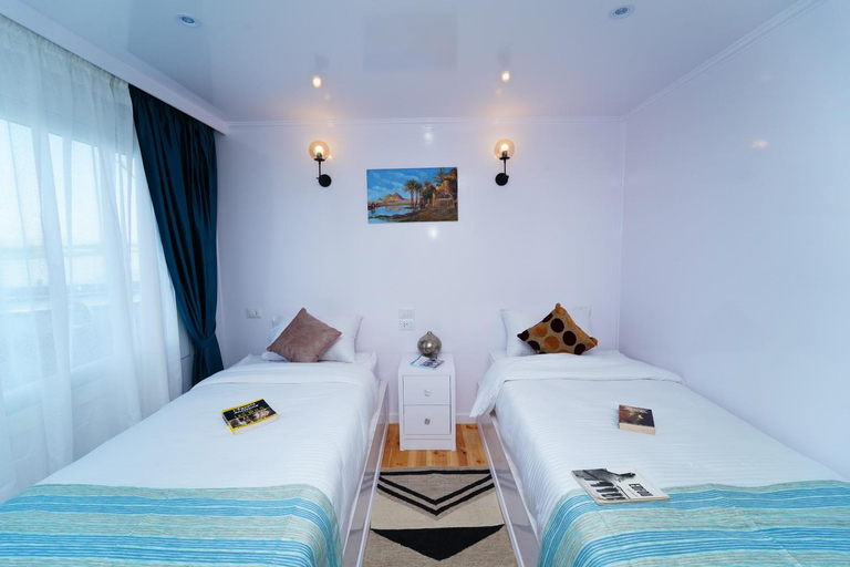 Bedroom 2, Turquoise, Luxor