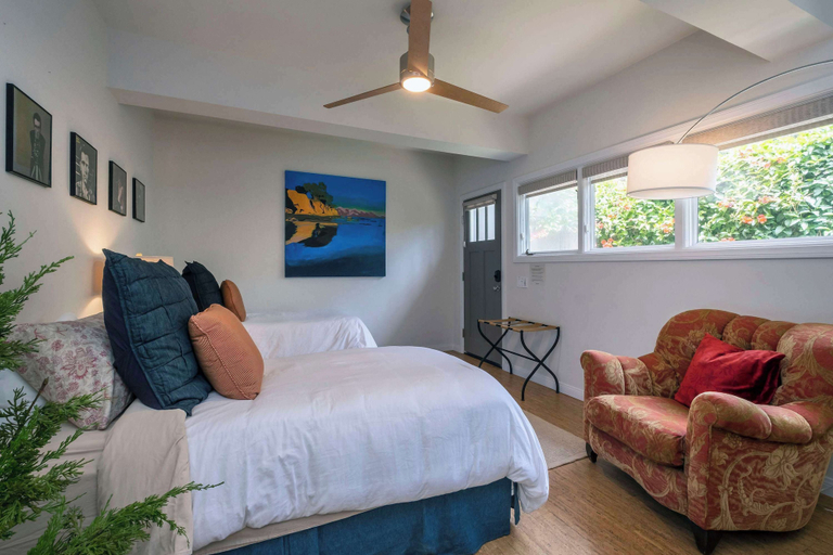Others 3, Chic Casita - Walk to Beach, Santa Barbara