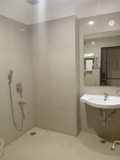 Bathroom 4, Pt Moolraj Residency, Una